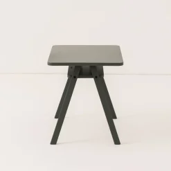 Ensemble bureau enfant avec 2 chaises en bois de hêtre massif vert profond Growing Green - Nobodinoz