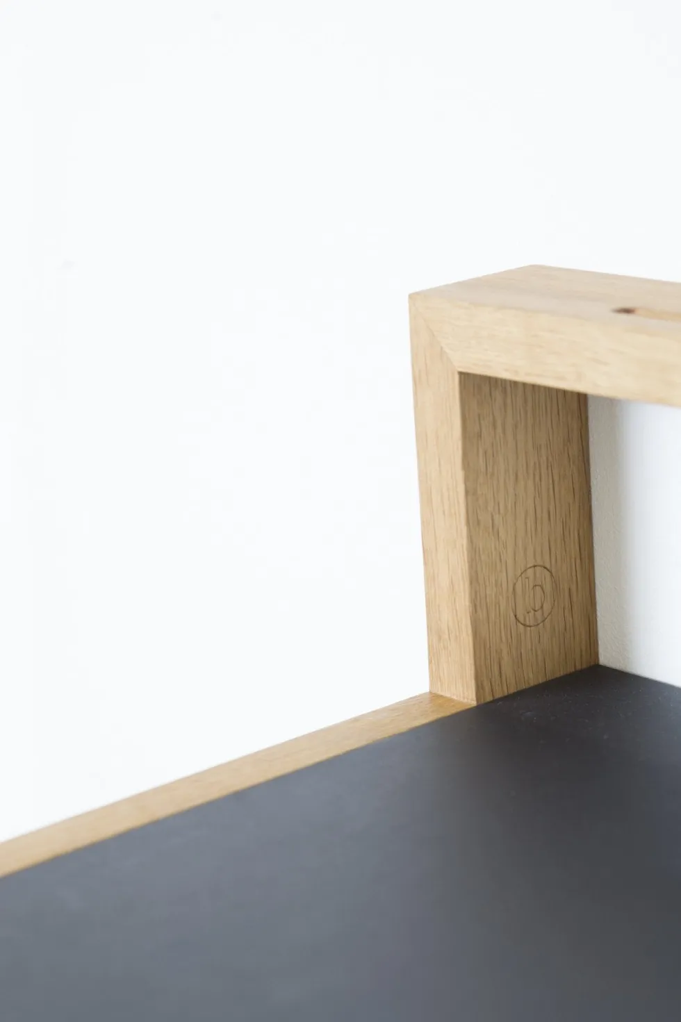 Etagère plateau anthracite Buck 1 - Das kleine b