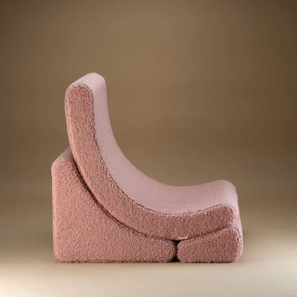 Fauteuil arrondit en sherpa bouclé rose 80x65x55 Moon chair - Wigiwama