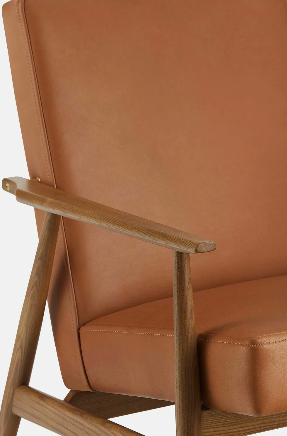 Fauteuil avec accoudoirs en cuir naturel cognac et frêne foncé 70 x 62 cm Fox - 366 Concept
