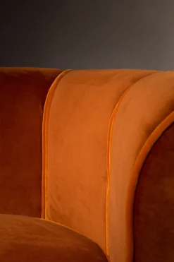 Fauteuil avec accoudoirs en velours orange Flower - Dutchbone