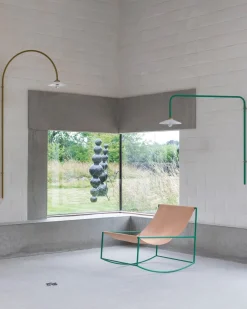 Fauteuil à bascule en métal vert et cuir 81x60x65cm- valerie_objects
