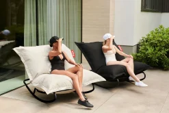 Fauteuil à bascule extérieur en métal noir avec coussin gris clair Rock'n Roll Combi - Fatboy