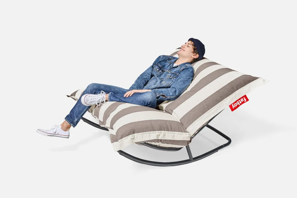Fauteuil à bascule extérieur en métal noir avec coussin rayé marron cacao crème Rock 'n Roll Combi - Fatboy