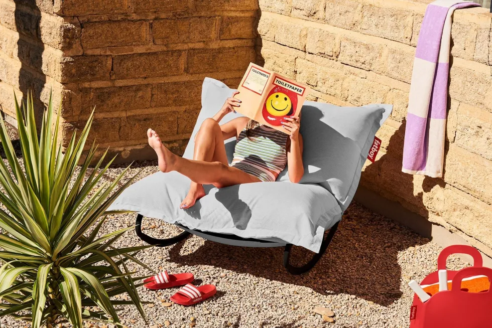 Fauteuil à bascule extérieur en métal noir avec coussin rayé marron cacao crème Rock 'n Roll Combi - Fatboy