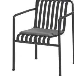 Fauteuil de jardin avec accoudoir en métal anthracite Palissade - HAY