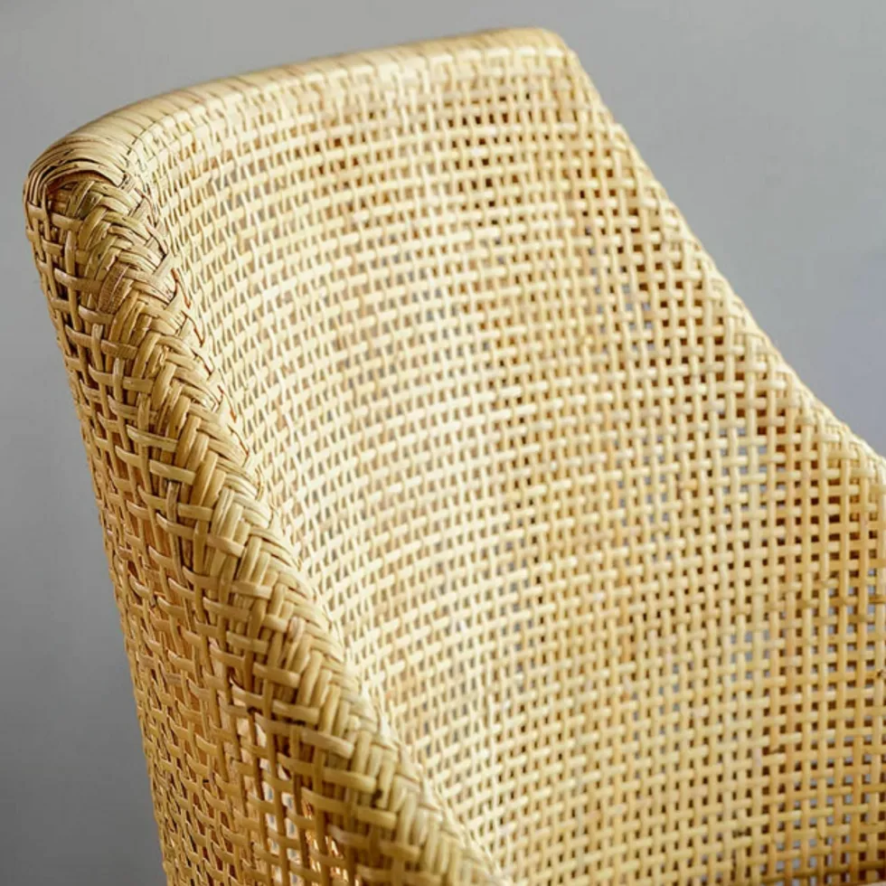 Fauteuil de table en rotin naturel piétement teck Saïgon - KOK