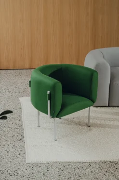 Fauteuil en acier et laine vert mousse 71,2cm Ubi Mini - noo.ma