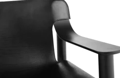 Fauteuil en chêne avec housse en cuir noir Bernard - HAY
