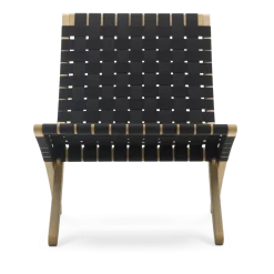 Fauteuil en chêne huilé et assise sangles noires 76cm Cuba Chair - Carl Hansen & Søn