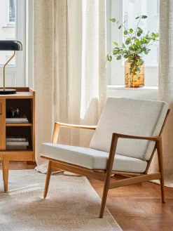 Fauteuil en chêne naturel et assise en tissu sierra rouge Stefan lounge - 366 concept