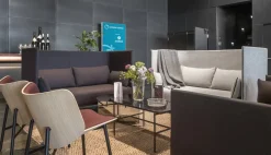 Fauteuil en chêne naturel et tissus coda 100 pieds acier noir Dapper - HAY