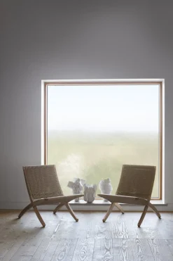 Fauteuil en chêne savonné et assise sangles naturelles 76cm Cuba Chair - Carl Hansen & Søn