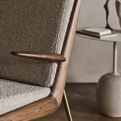Fauteuil en noyer Hallingdal 130 HM1 Boomerang - &tradition