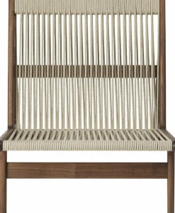 Fauteuil en noyer massif MR01 - Gubi