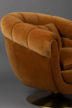 Fauteuil en polyester effet velours marron et bois d'eucalyptus 88x82x79cm Whiskey - Dutchbone