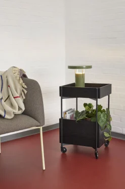Fauteuil en polyester marron et acier jaune Eyrie - Hübsch