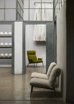 Fauteuil en tissu bleu et aluminium noir Muno LN18 - &tradition