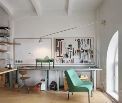 Fauteuil en tissu vert et acier noir O2 - HAY