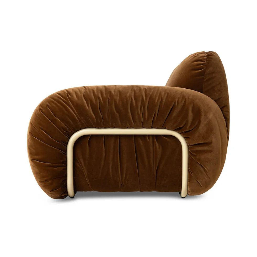 Fauteuil en velours marron caramel et acier beige Arc Lounge Fauteuil - HKLIVING