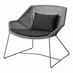 Fauteuil gris avec coussins noirs Breeze lounge - Cane-Line