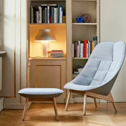 Fauteuil gris foncé matelassé et chêne massif naturel Uchiwa - HAY