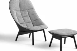 Fauteuil gris matelassé et chêne massif teinté noir Uchiwa - HAY