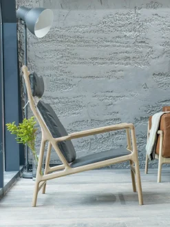 Fauteuil lounge en chêne et cuir whisky Dedo - Gazzda