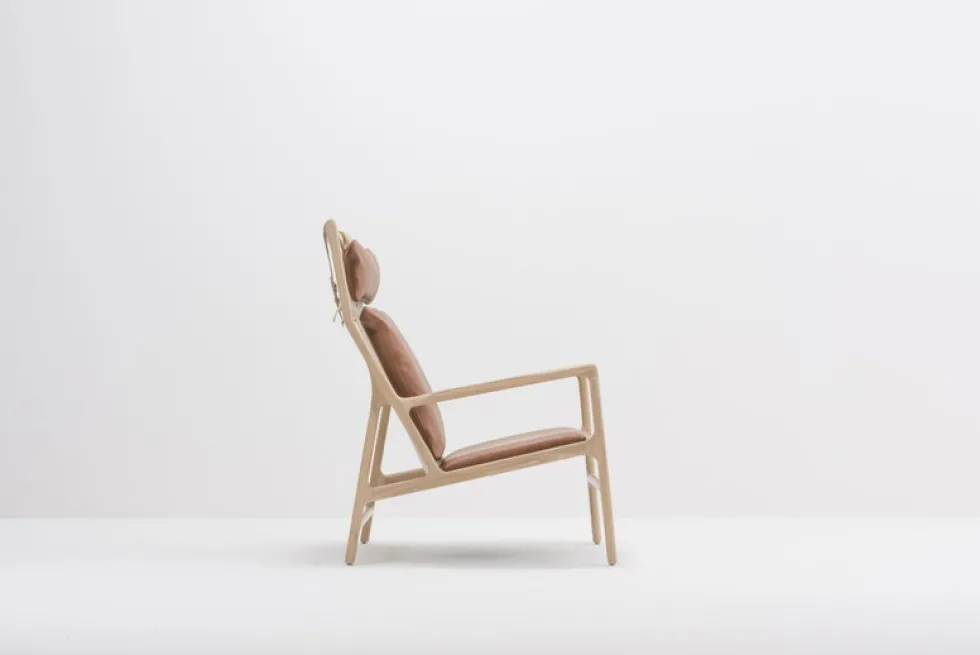 Fauteuil lounge en chêne et cuir whisky Dedo - Gazzda