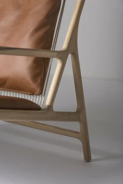 Fauteuil lounge en chêne et cuir whisky Dedo - Gazzda