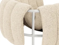 Fauteuil lounge en laine beige et acier crème Puffy - Hem