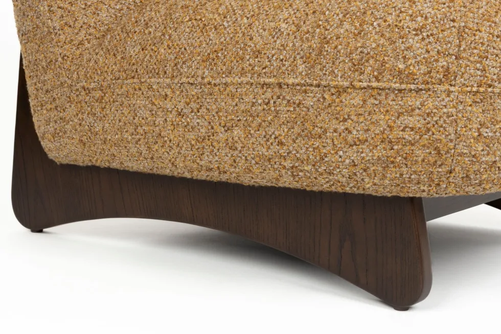 Fauteuil lounge en tissu marron et bois de frêne Loom - Dutchbone