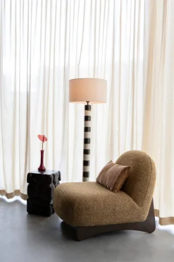 Fauteuil lounge en tissu marron et bois de frêne Loom - Dutchbone