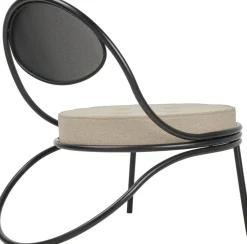 Fauteuil lounge noir et bouclé beige Copacabana - Gubi