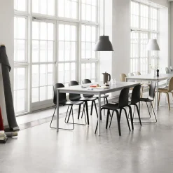 Fauteuil noir piétement traîneau Fiber - Muuto