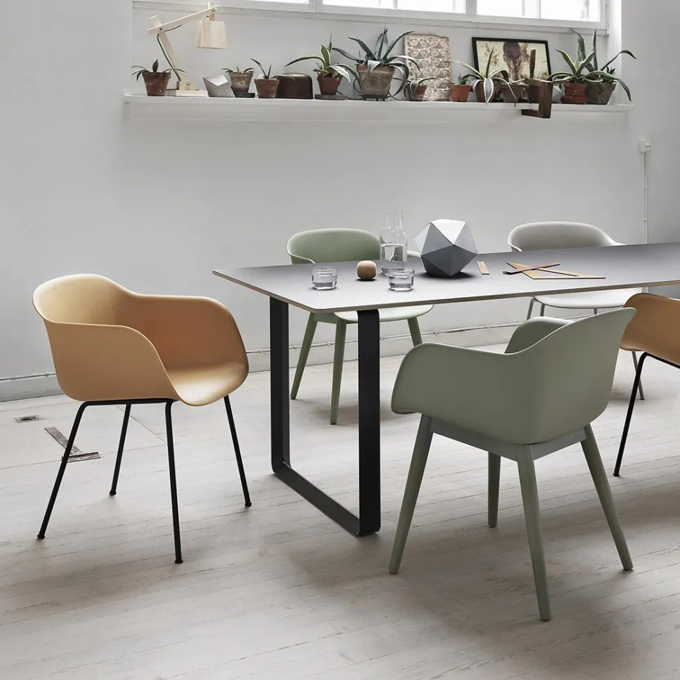 Fauteuil ocre piétement traîneau Fiber - Muuto