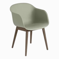 Fauteuil vert pâle piétement en chêne Fiber - Muuto