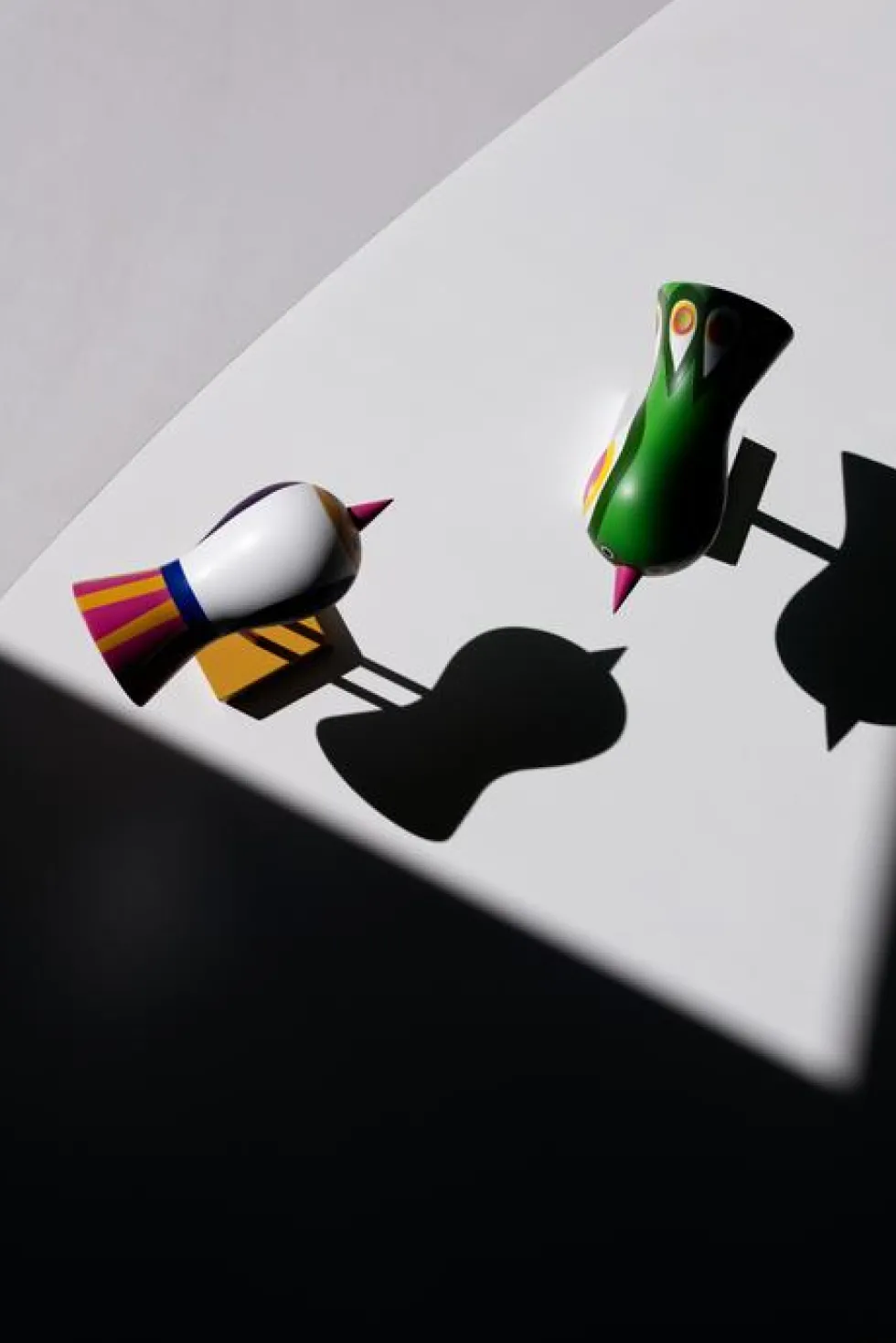 Figurine oiseaux en hêtre massif coloré 16x16x7cm Birds 1967 N°2 - Design House Stockholm