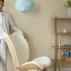 Grand fauteuil blanc en chêne noir A Conversation Piece - UMAGE