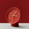 Horloge de table en métal rouge 13 cm - HAY