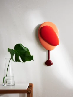 Horloge murale en aluminium laqué haute brillance rouge Mellow - Design House Stockholm