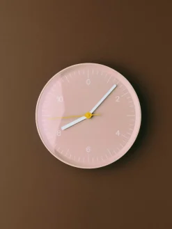 Horloge murale en métal rose 26,5cm - HAY