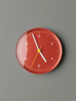 Horloge murale en métal rouge 26,5cm - HAY