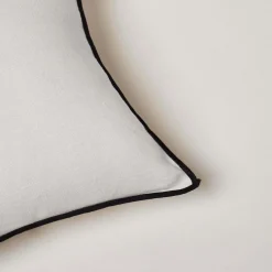 Housse De Coussin Carlina Beige Clair Et Bourdon Noir - Madura