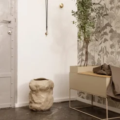 Jardinière avec pieds bas en métal noir - Ferm Living