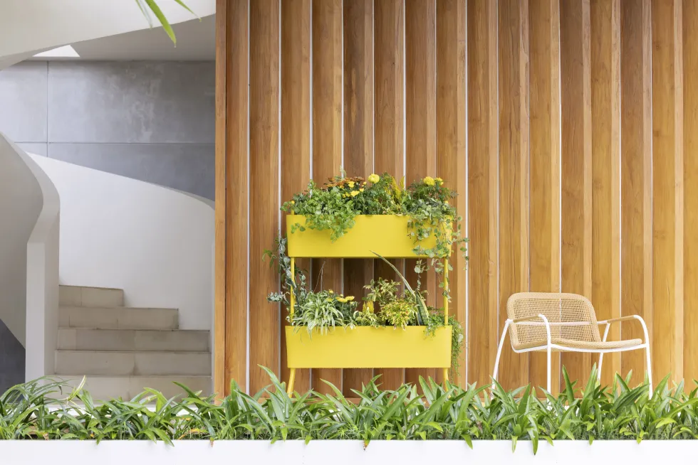Jardinière en aluminium moutarde 100x120x29cm Greens Duo - Maiori