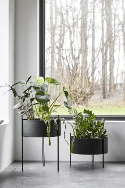 Jardinière sur pied large en métal noir 20litres - Woud