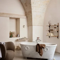 Jardinière sur pieds en métal beige - Ferm Living