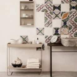 Jardinière sur pieds en métal beige - Ferm Living