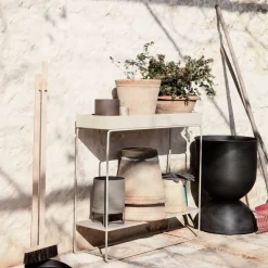 Jardinière sur pieds en métal noir - Ferm Living